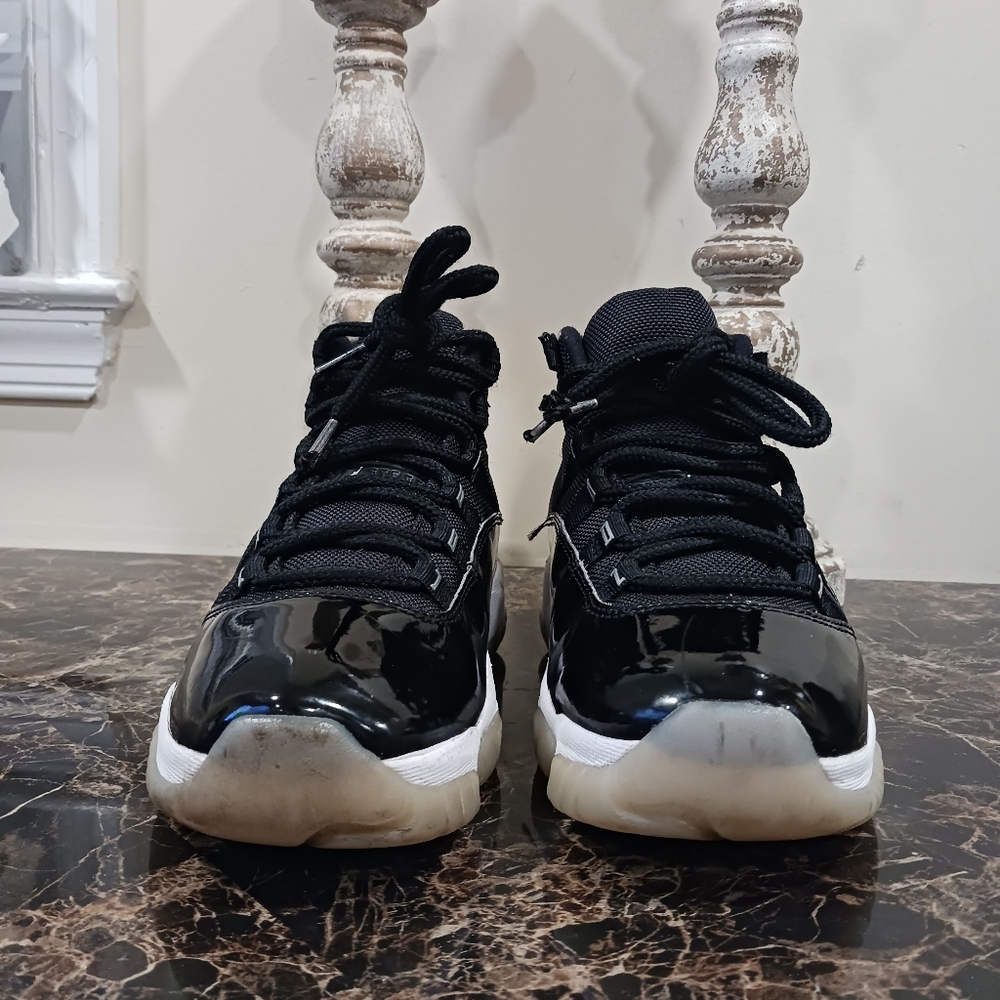 Jordan 11 Retro Jubilee Streatwear/Lifestyle Shoes Size 7 Men/8.5 Women - Picture 3 of 11